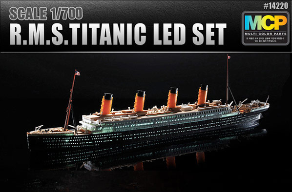 R.M.S. TITANIC with Led